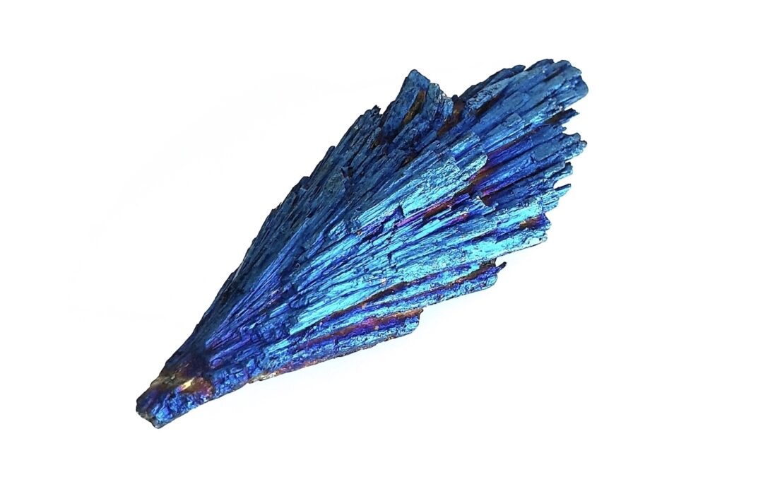 blue kyanite rainbow aura for cord cutting at the Gemini full moon