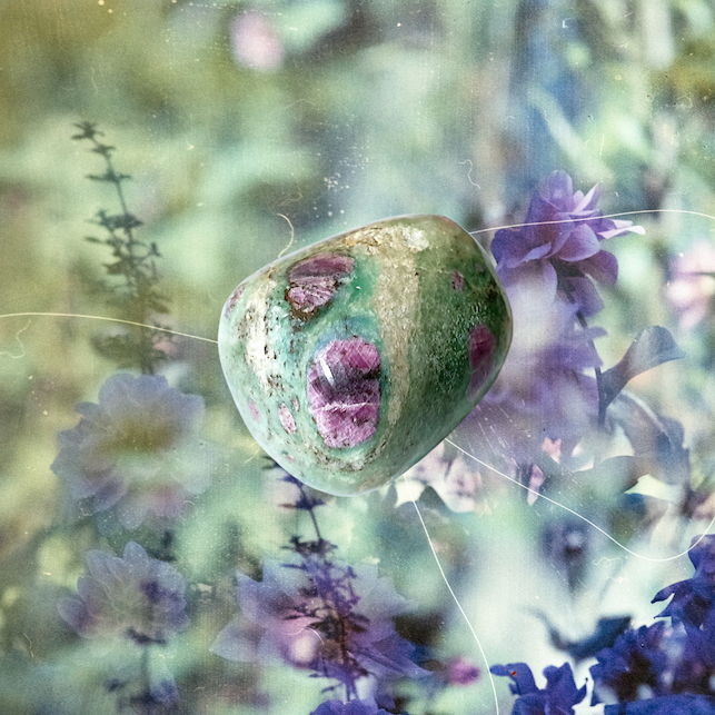 Ruby Fuchsite crystal for healing intimacy issues using chakra meditation at the full moon in Cancer