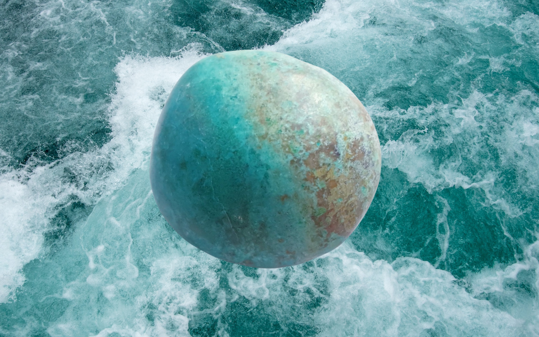 Chrysocolla crystal to cultivate a sense of gratitude at the new moon in Cancer